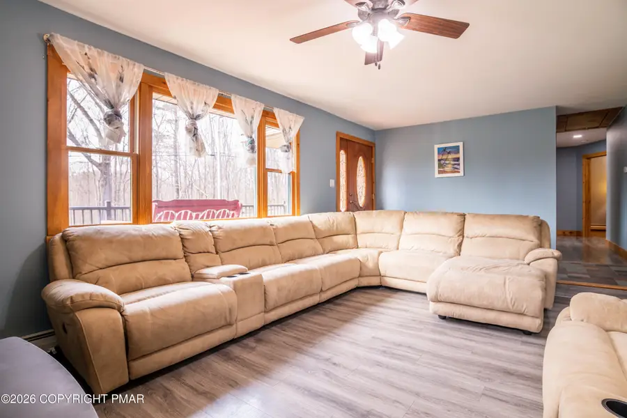 4043 Manor Drive, Stroudsburg, PA 18360 - #3