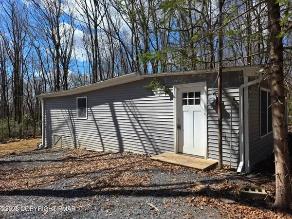 1412 Johns Road, Effort, PA 18330