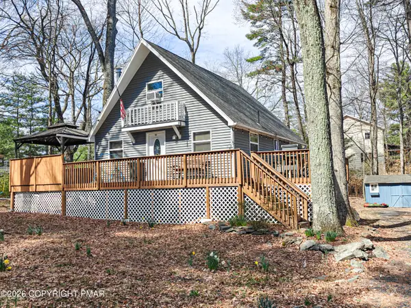 107 Snowshoe Drive, Dingmans Ferry, PA 18328