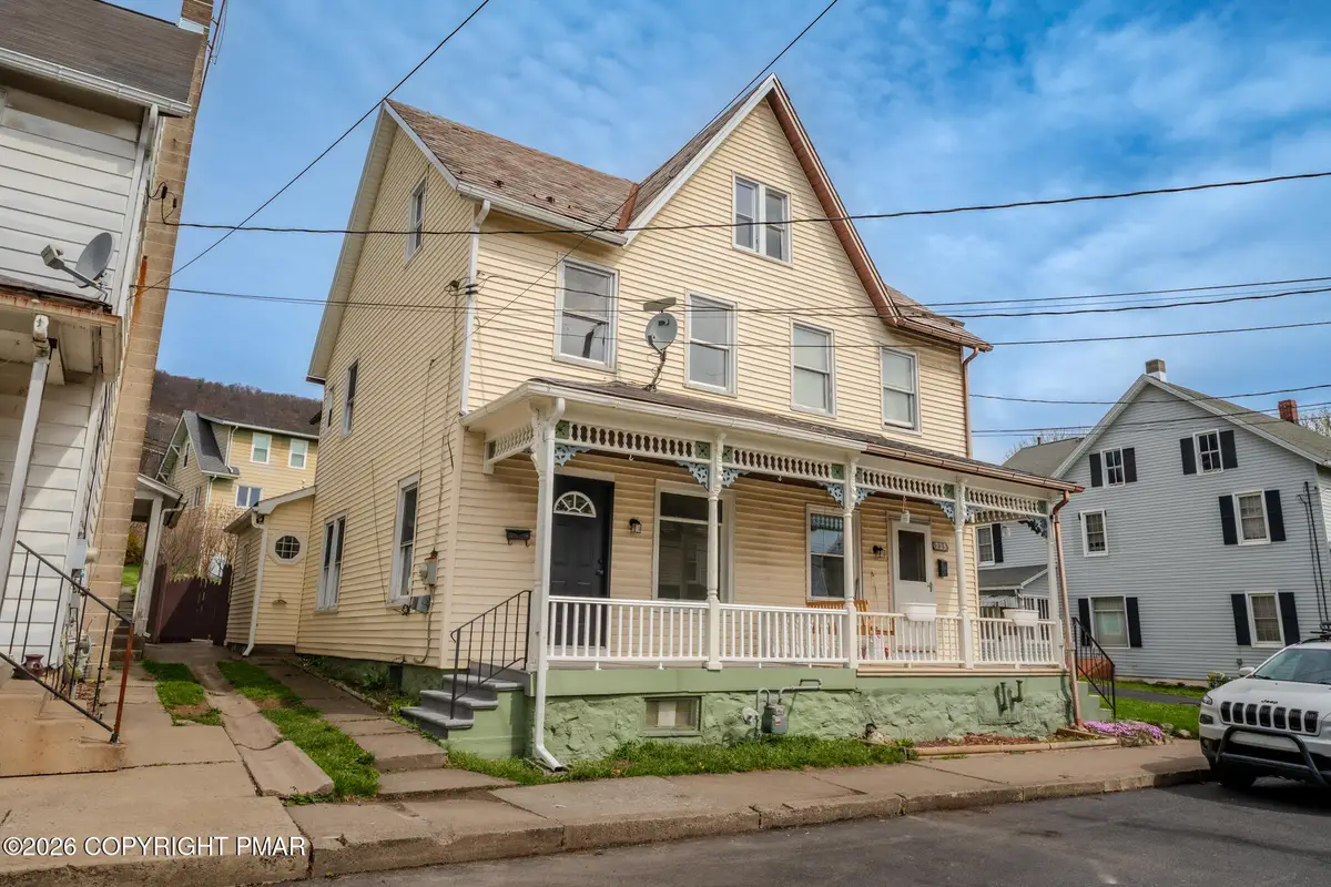 727 William Street, Pen Argyl, PA 18072 - #1