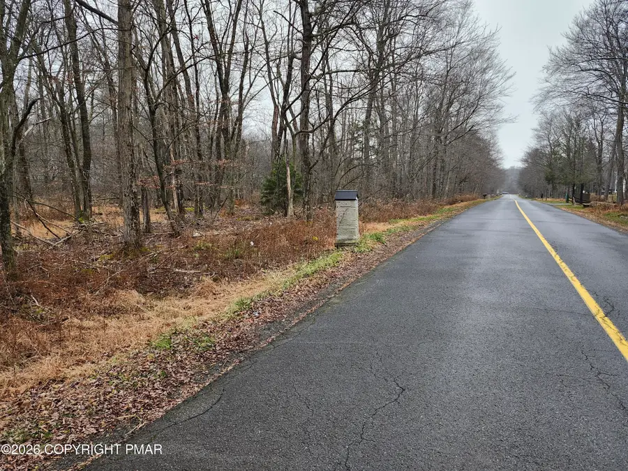 Oak View Ln Lane, Tobyhanna, PA 18466 - #3