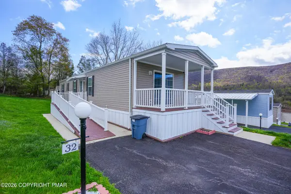 32 Hillside Place, Kunkletown, PA 18058
