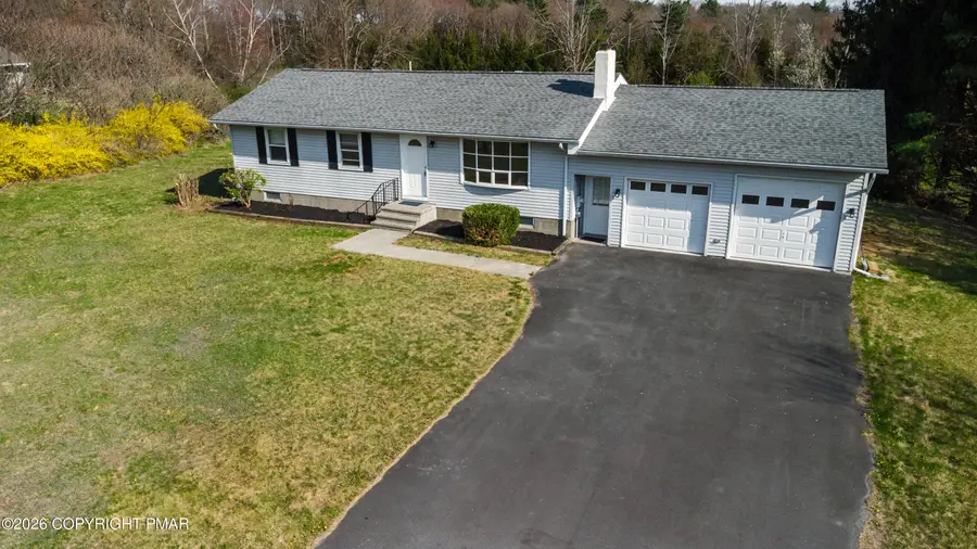 1552 Mohawk Avenue, Effort, PA 18330 - #2