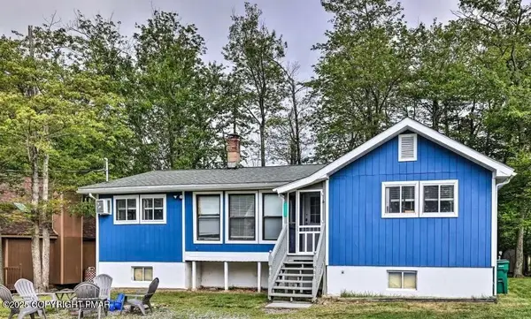 542 Country Place Drive, Tobyhanna, PA 18466