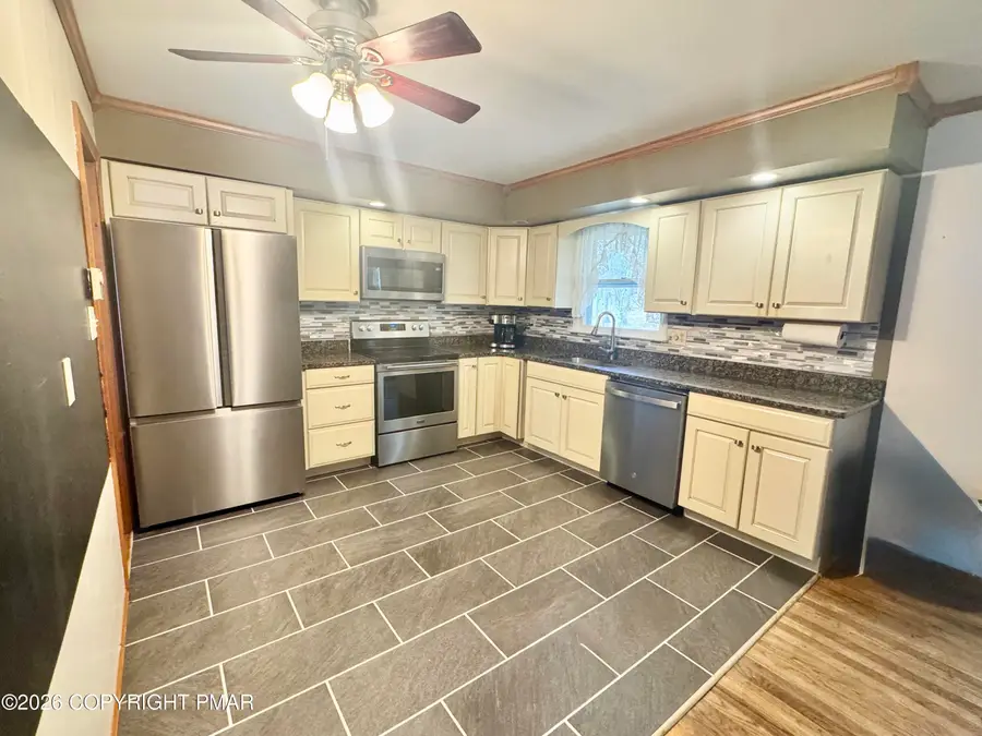 44 Indian Road, Jim Thorpe, PA 18229 - #3