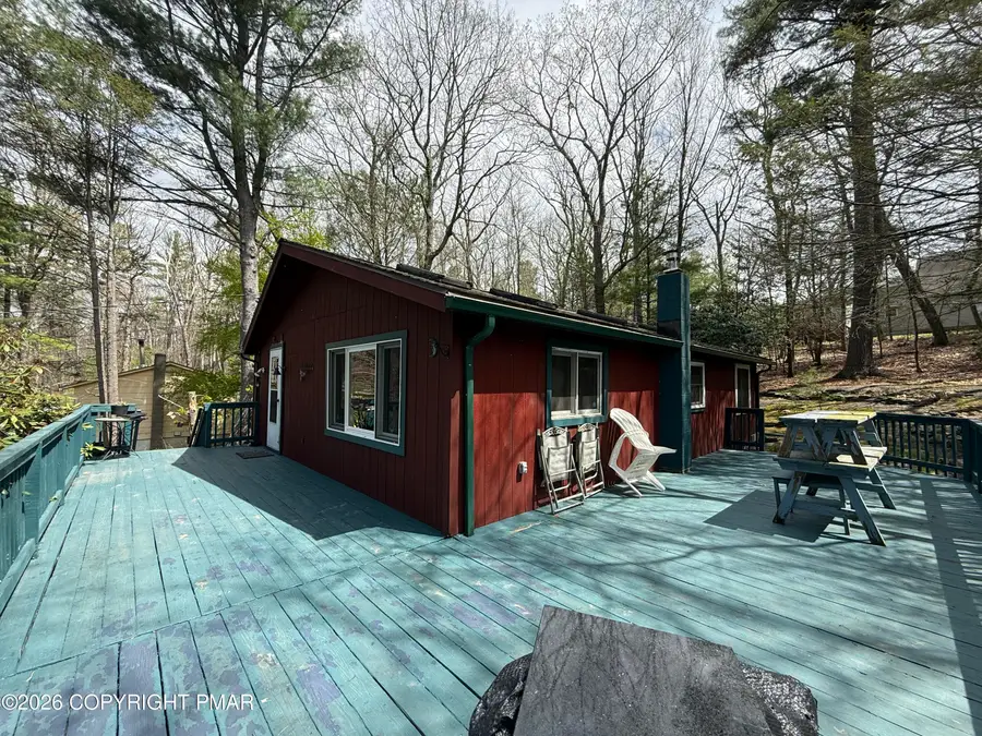 130 E Lakeview Drive, Dingmans Ferry, PA 18328 - #2