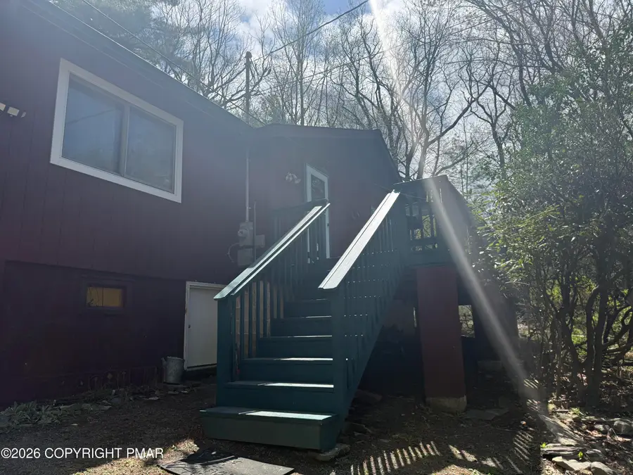 130 E Lakeview Drive, Dingmans Ferry, PA 18328 - #3
