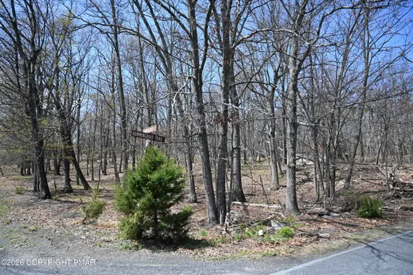 230 Hummingbird Court, Bushkill, PA 18324