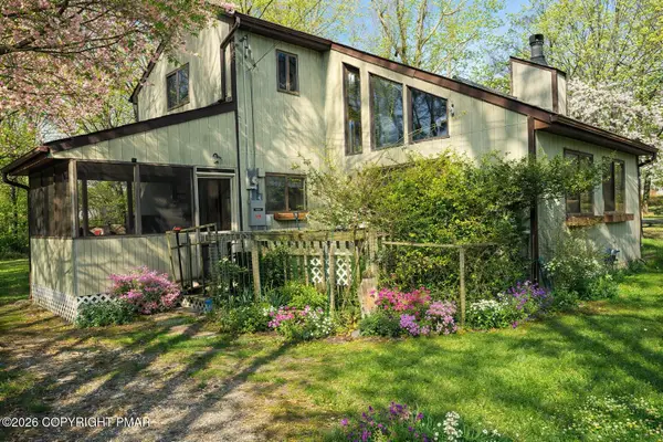 1119 Cranberry Drive, Bushkill, PA 18324