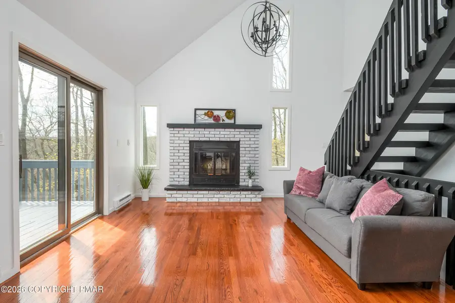 5074 Woodbridge Drive E, Bushkill, PA 18324 - #2