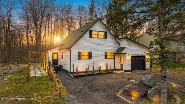 939 Country Place Drive, Tobyhanna, PA 18466