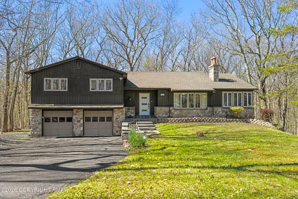 109 Luton Court, Bushkill, PA 18324
