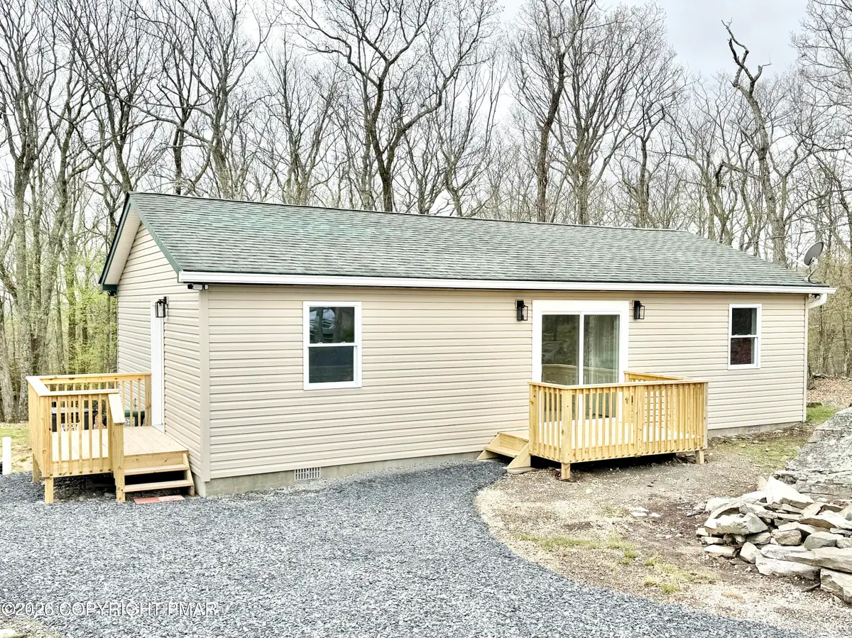 229 Hummingbird Trail, Bushkill, PA 18324 - #1