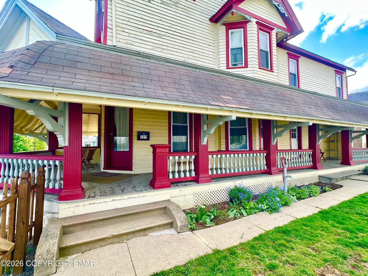 509 W Main Street, Pen Argyl, PA 18072 - #1