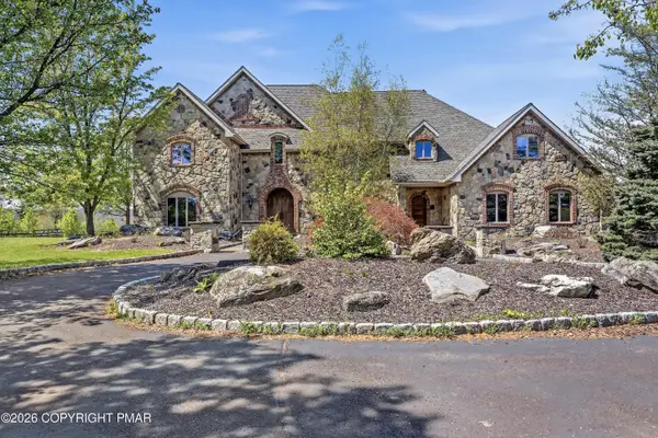 216 Merwinsburg Road, Effort, PA 18330