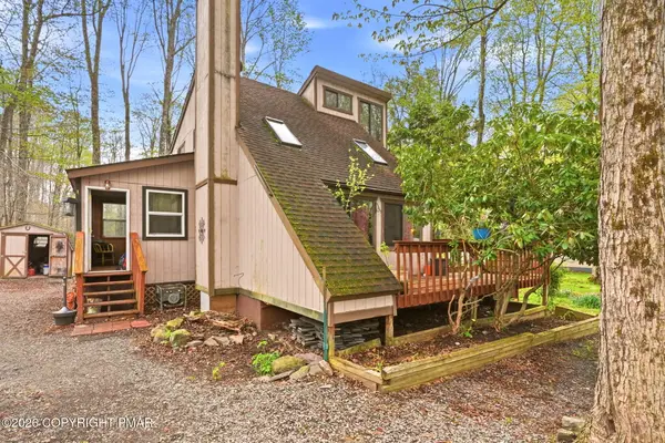 2219 Maple Leaf Court, Pocono Lake, PA 18347