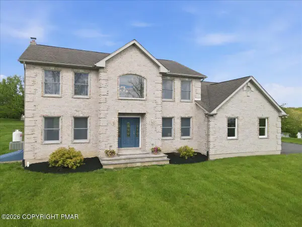 521 John Deere Drive, Sciota, PA 18354
