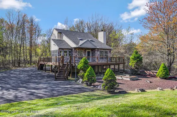 458 Cedar Drive, Long Pond, PA 18334