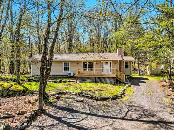 287 Lakeview Drive W, Lake Ariel, PA 18436