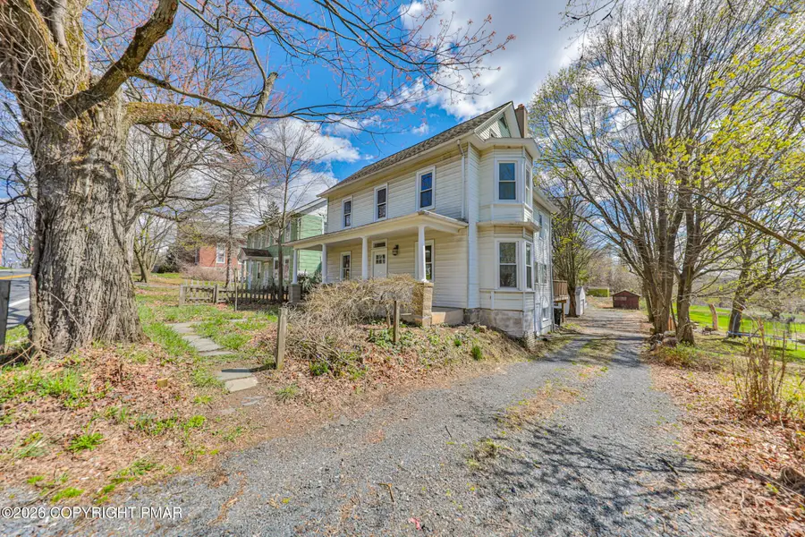 589 S Delaware Drive, Mount Bethel, PA 18343 - #2