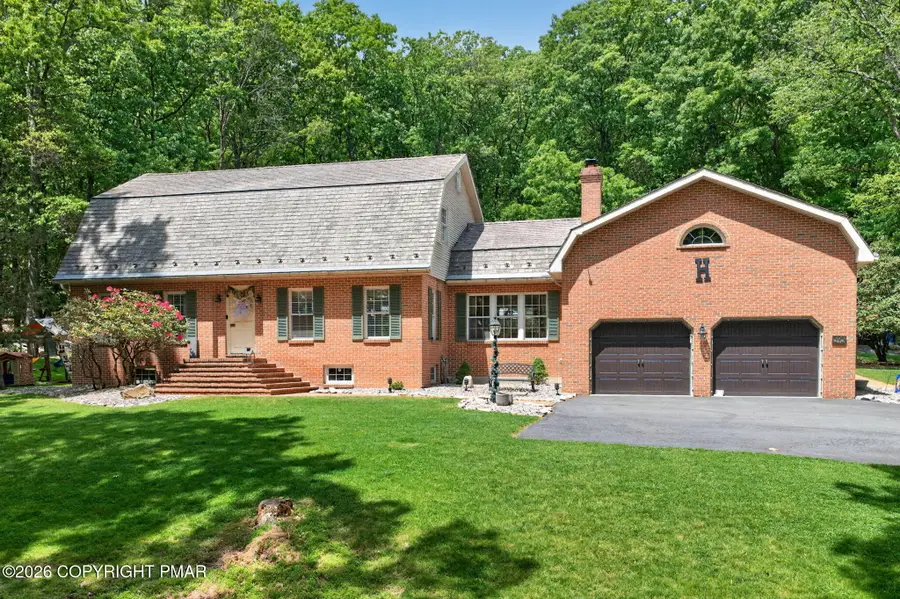 595 Walnut Avenue, Pen Argyl, PA 18072 - #2