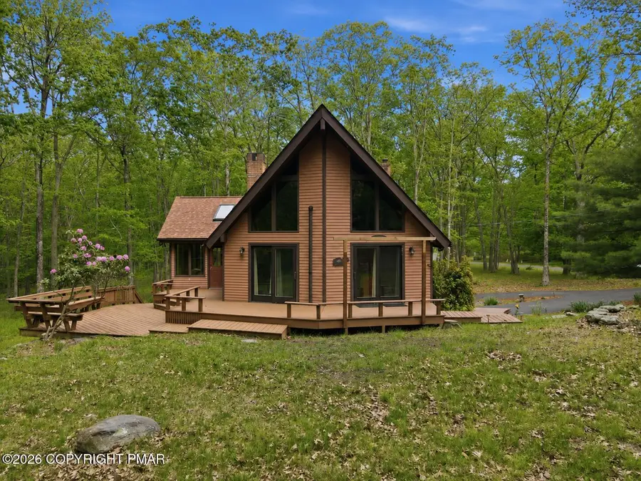 1517 Deer Run, Bushkill, PA 18324 - #2