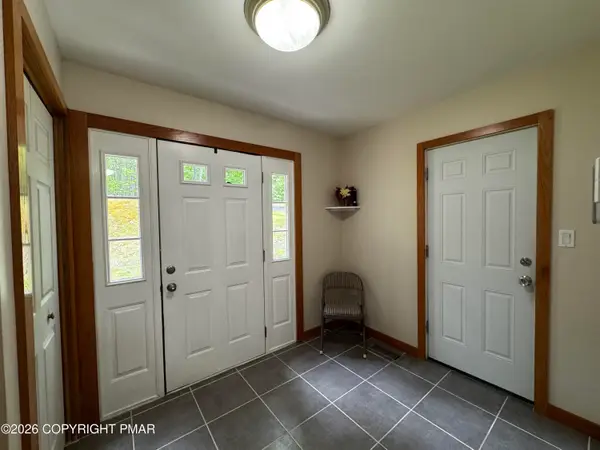 391 Rose Marie Lane, East Stroudsburg, PA 18302