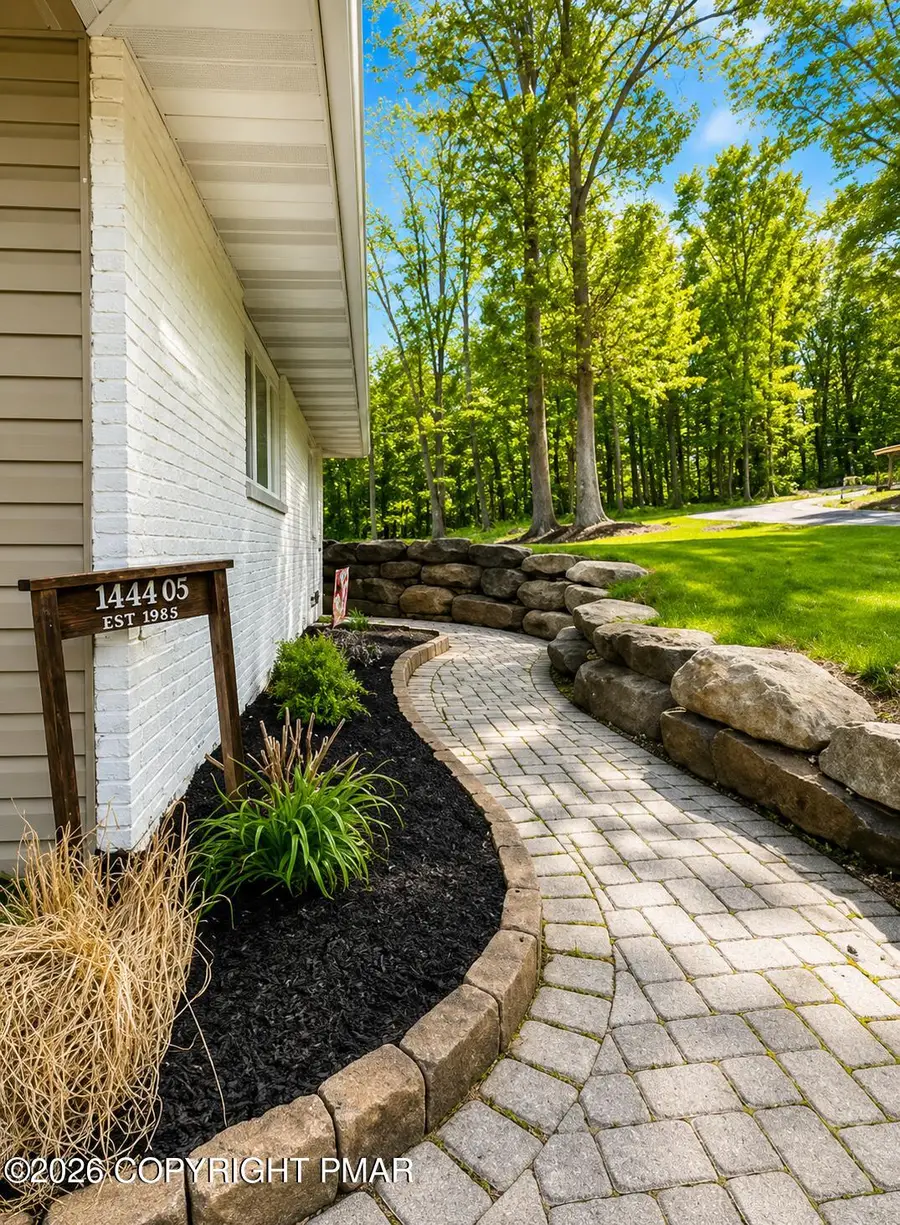 206 Winchester Drive, East Stroudsburg, PA 18301 - #3