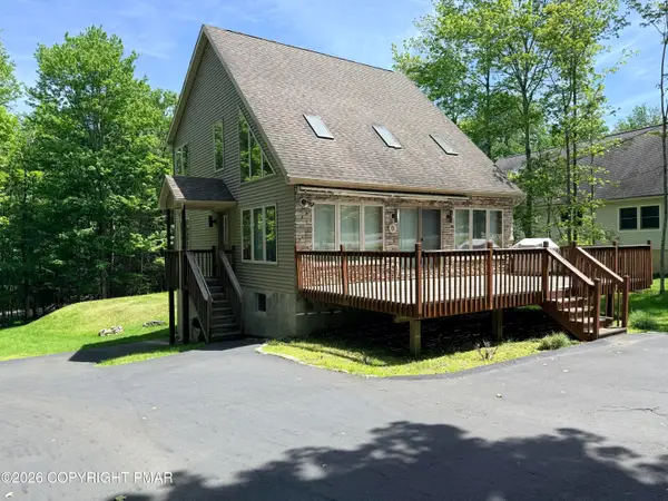 123 Wallenpaupack Drive, Greentown, PA 18426