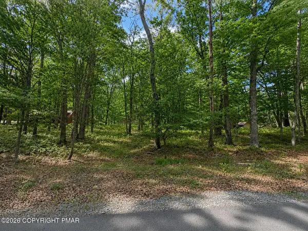 Dogwood Ln 925, Canadensis, PA 18325