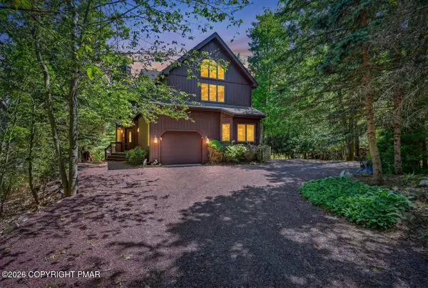 6102 Lakeview Drive, Pocono Pines, PA 18350