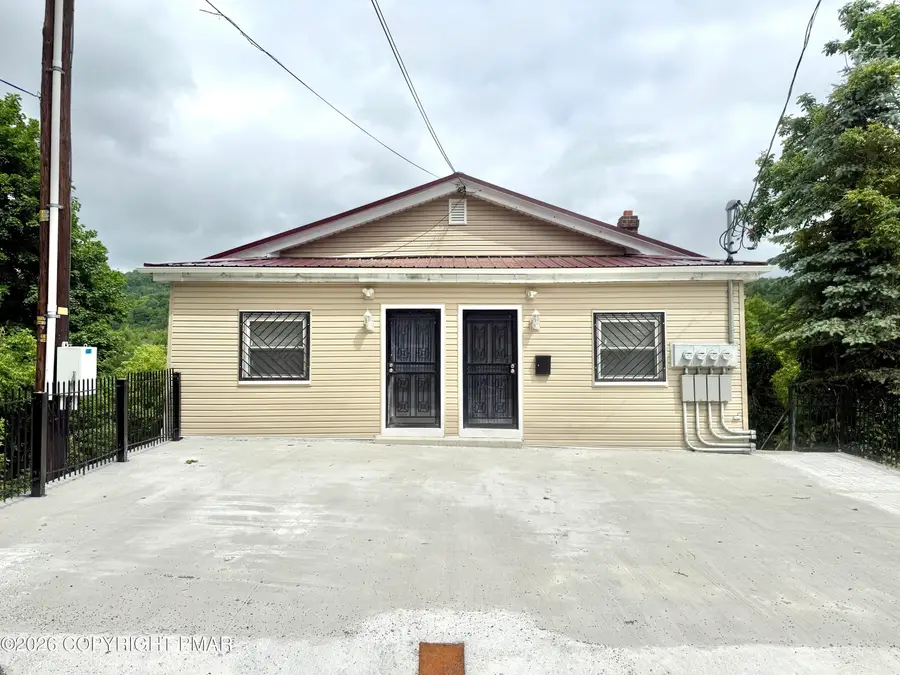 309-311 E E Ridge Street, Lansford, PA 18232 - #2