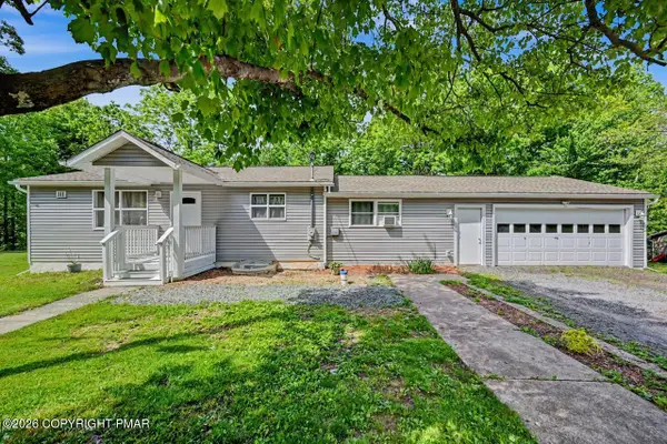 111 Upper Grandview Road, Cresco, PA 18326
