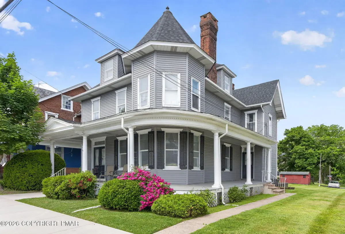 28 S Main Street, Coopersburg, PA 18036 - #1