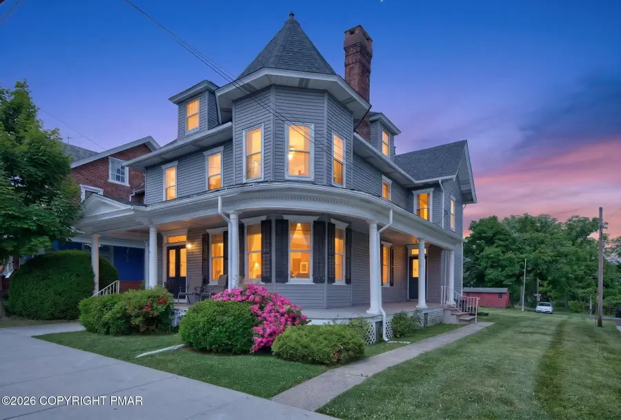 28 S Main Street, Coopersburg, PA 18036 - #2