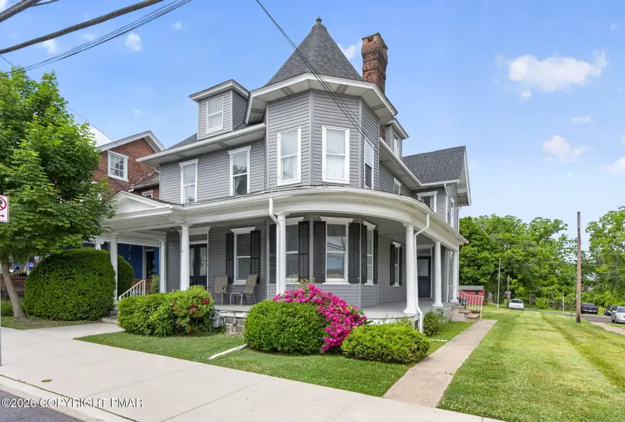 28 S Main Street, Coopersburg, PA 18036 - #3