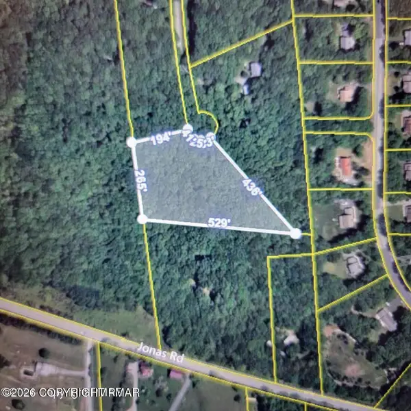 3 Golden Rd 3 Road, Effort, PA 18330