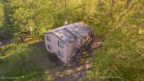 6306 Decker Road, Bushkill, PA 18324