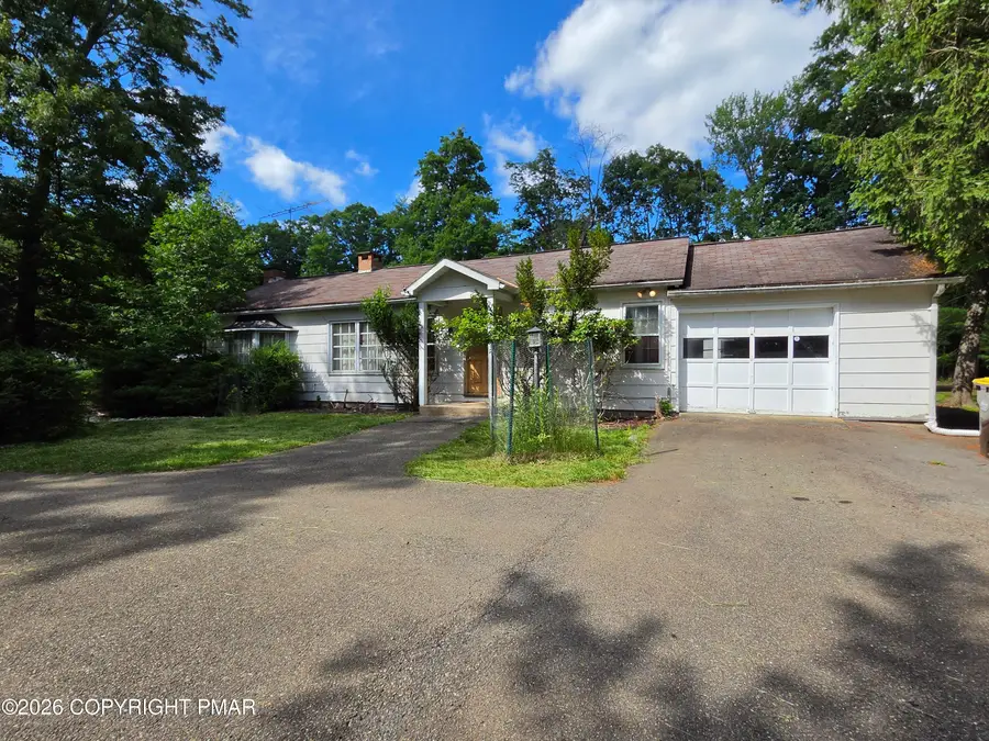 94 Chariton Drive, East Stroudsburg, PA 18301 - #2