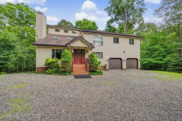 18 Blue Jay Lane, Clifton Township, PA 18424