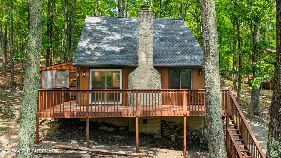192 Bellingham Drive, Bushkill, PA 18324 - #2
