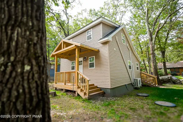 46 East Road, Hawley, PA 18428