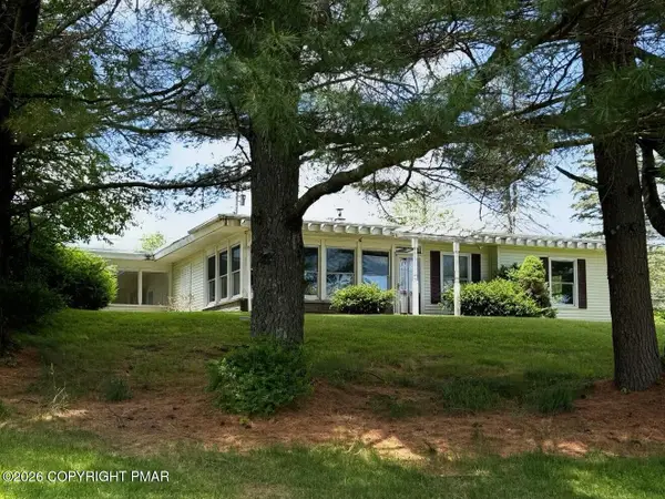 193 Country Club Drive, Gouldsboro, PA 18424