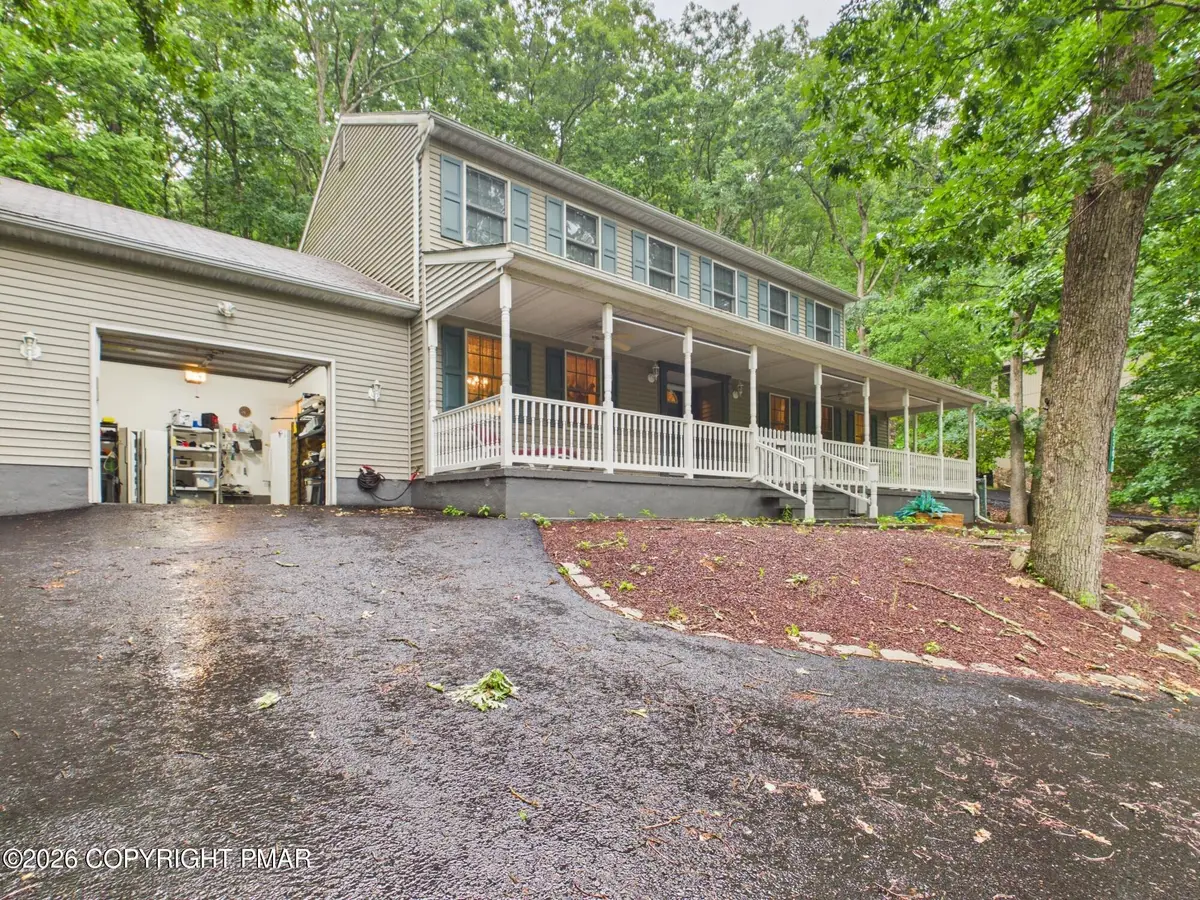 5390 Woodbridge Drive E, Bushkill, PA 18324 - #1