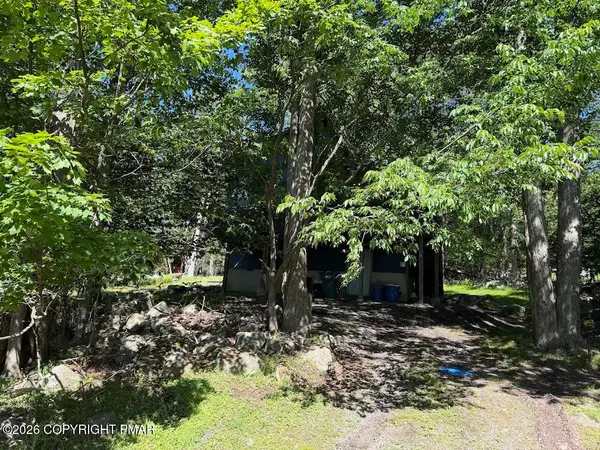 2548 Waterfront Drive, Tobyhanna, PA 18466