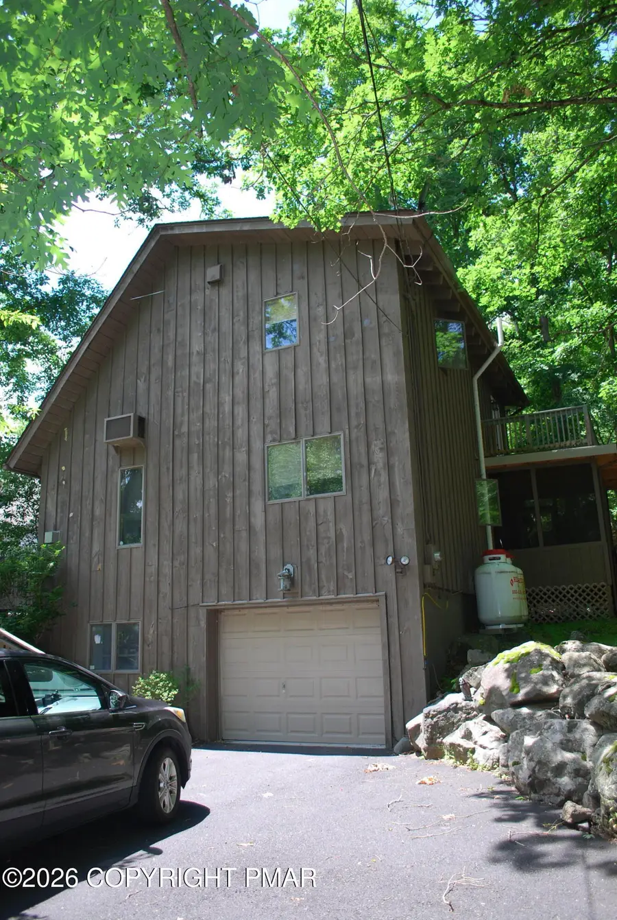 424 Saunders Drive, Bushkill, PA 18324 - #2