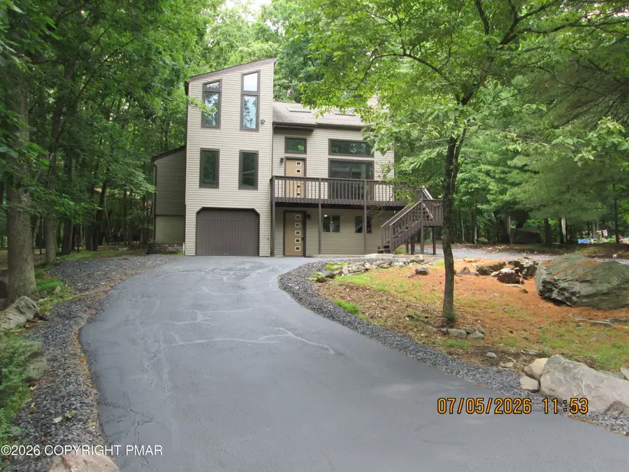 207 Somerset Drive, East Stroudsburg, PA 18301 - #2
