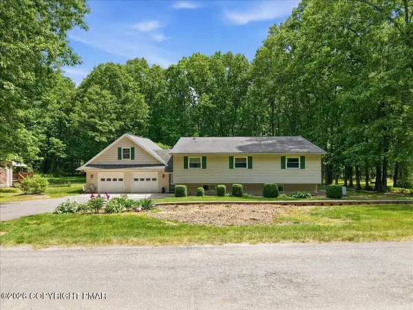 209 Manor Lane E, Lehighton, PA 18235