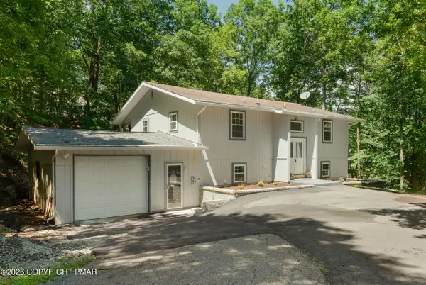 5966 Decker Road, Bushkill, PA 18324