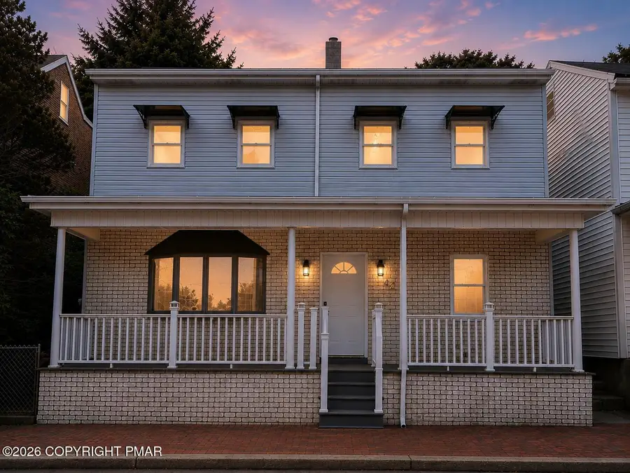 142 W Bacon Street, Pottsville, PA 17901 - #2
